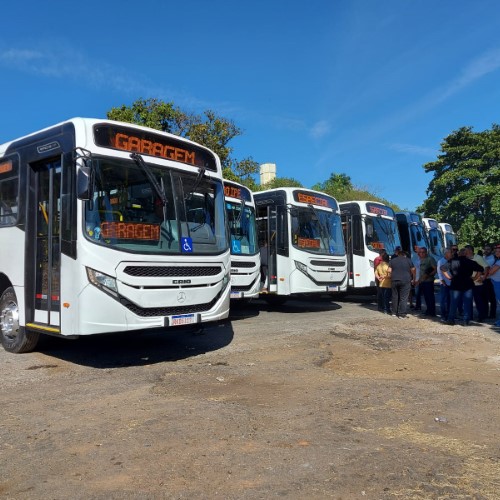 Nova frota de ônibus é apresentada em Barra do Piraí